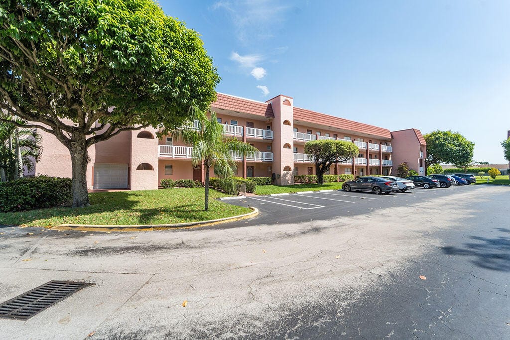 9641 SUNRISE LAKES Boulevard 208, Sunrise, FL 33322 photo 25