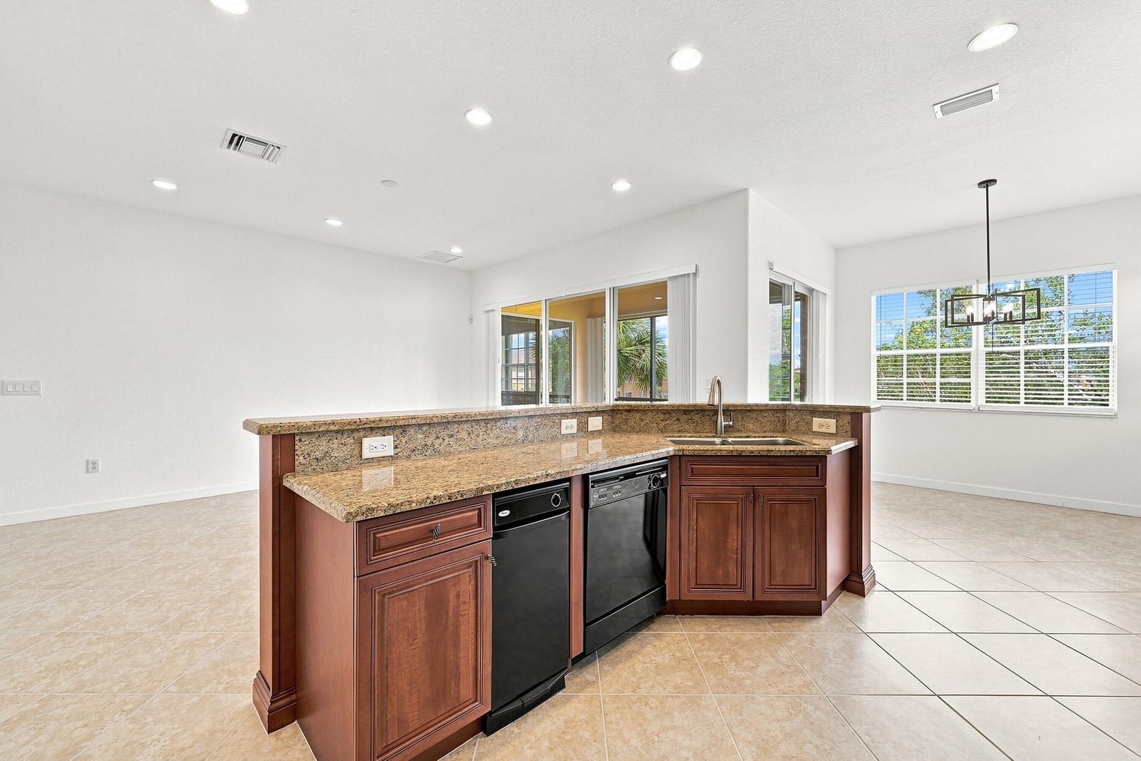 8288 NW 128th Lane 38-F — photo 10