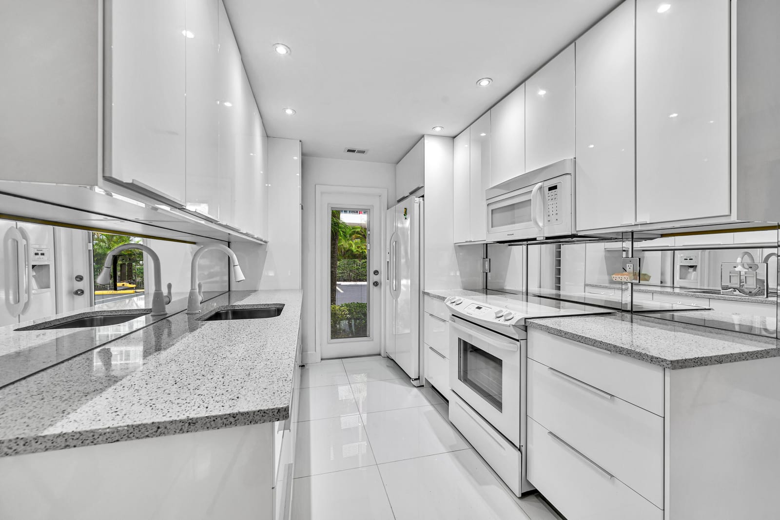 2600 Diana Drive 121 — photo 11