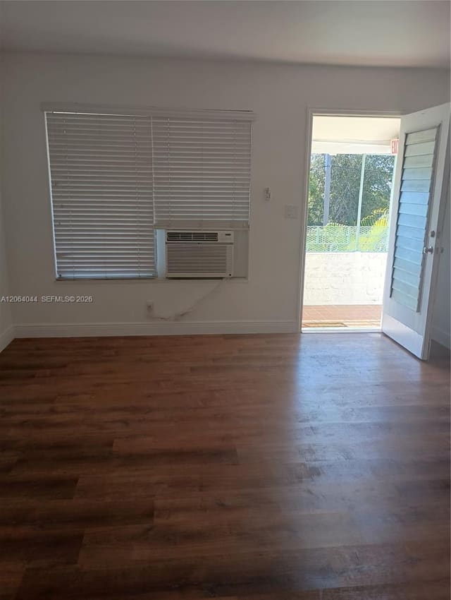 545 74 8, Miami Beach, FL 33142