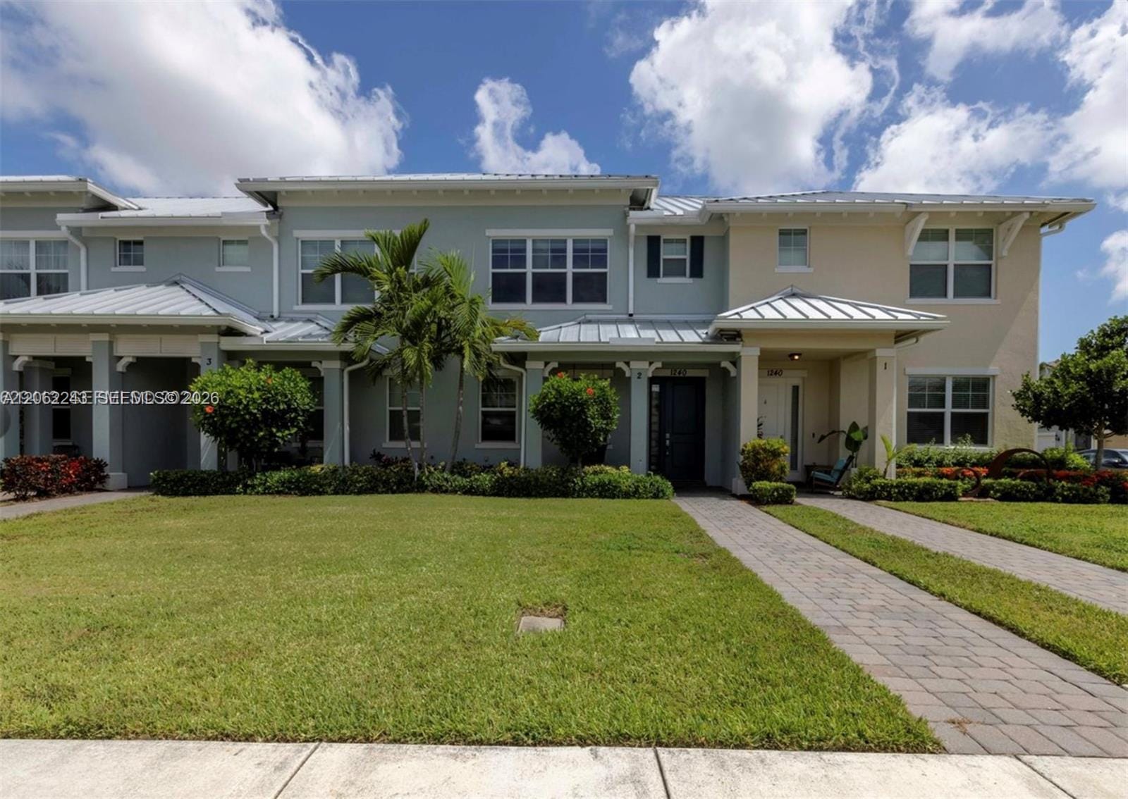 1240 Eucalyptus Drive 2 — photo 2