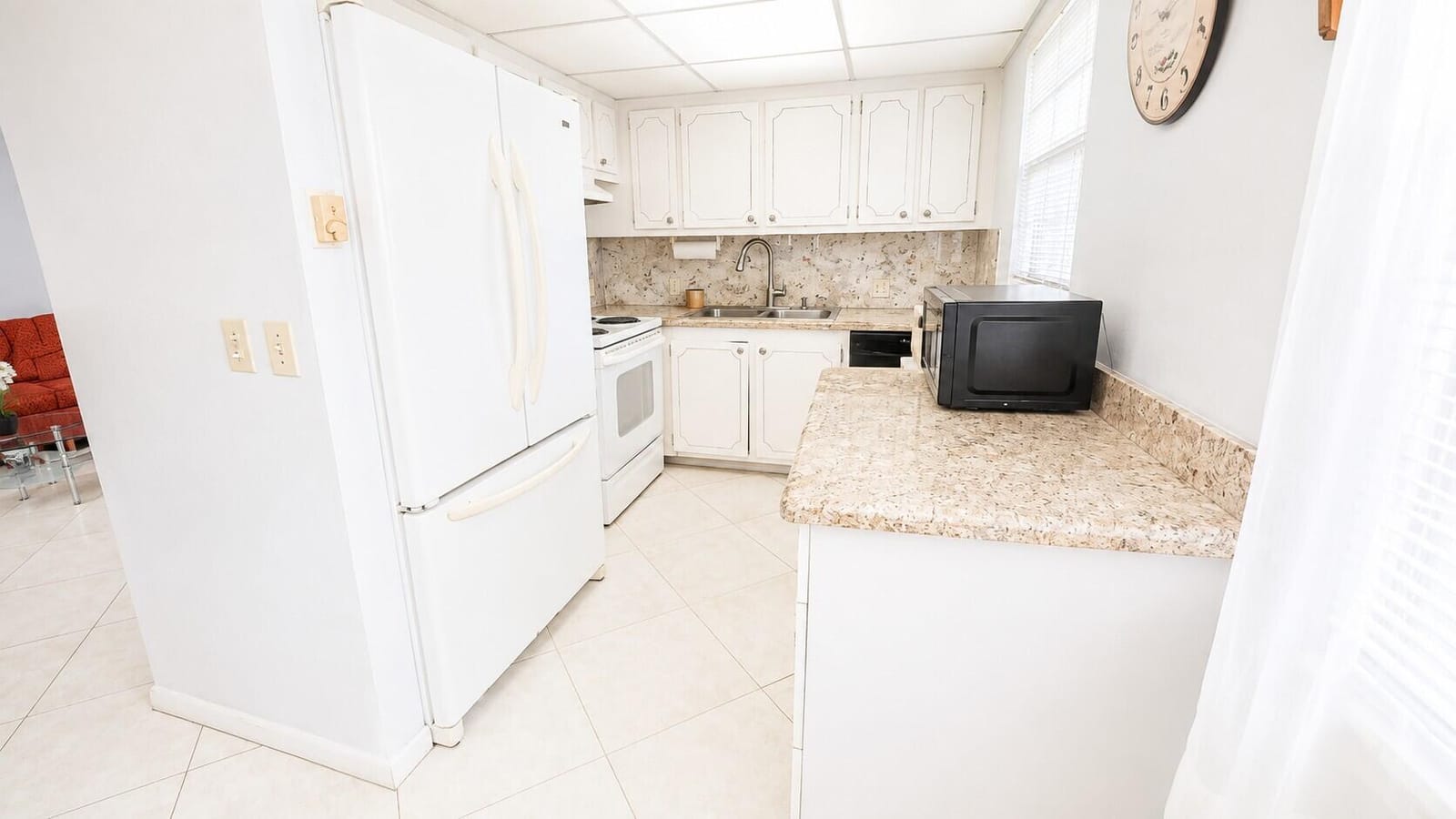5 SUFFOLK A — photo 2