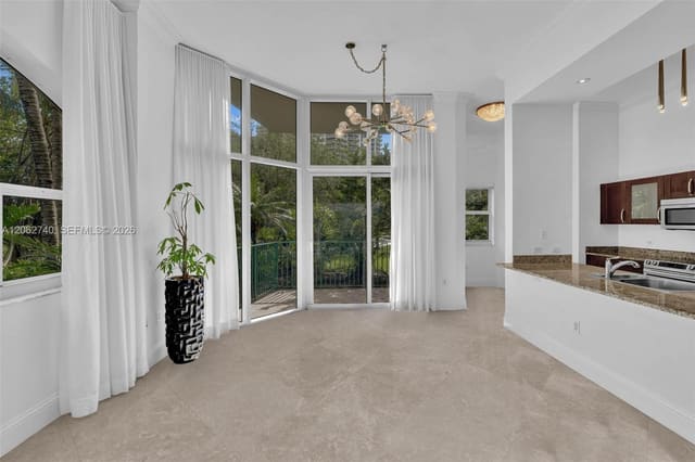 20000 E Country Club Drive 110, Aventura, FL 33180