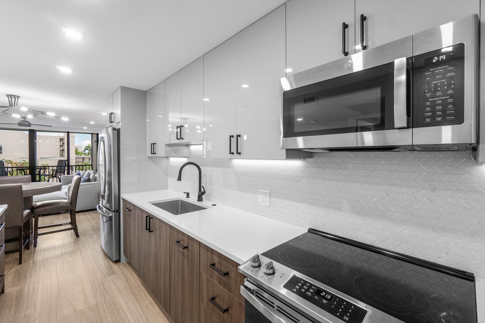 4 Royal Palm Way 4020 — photo 4