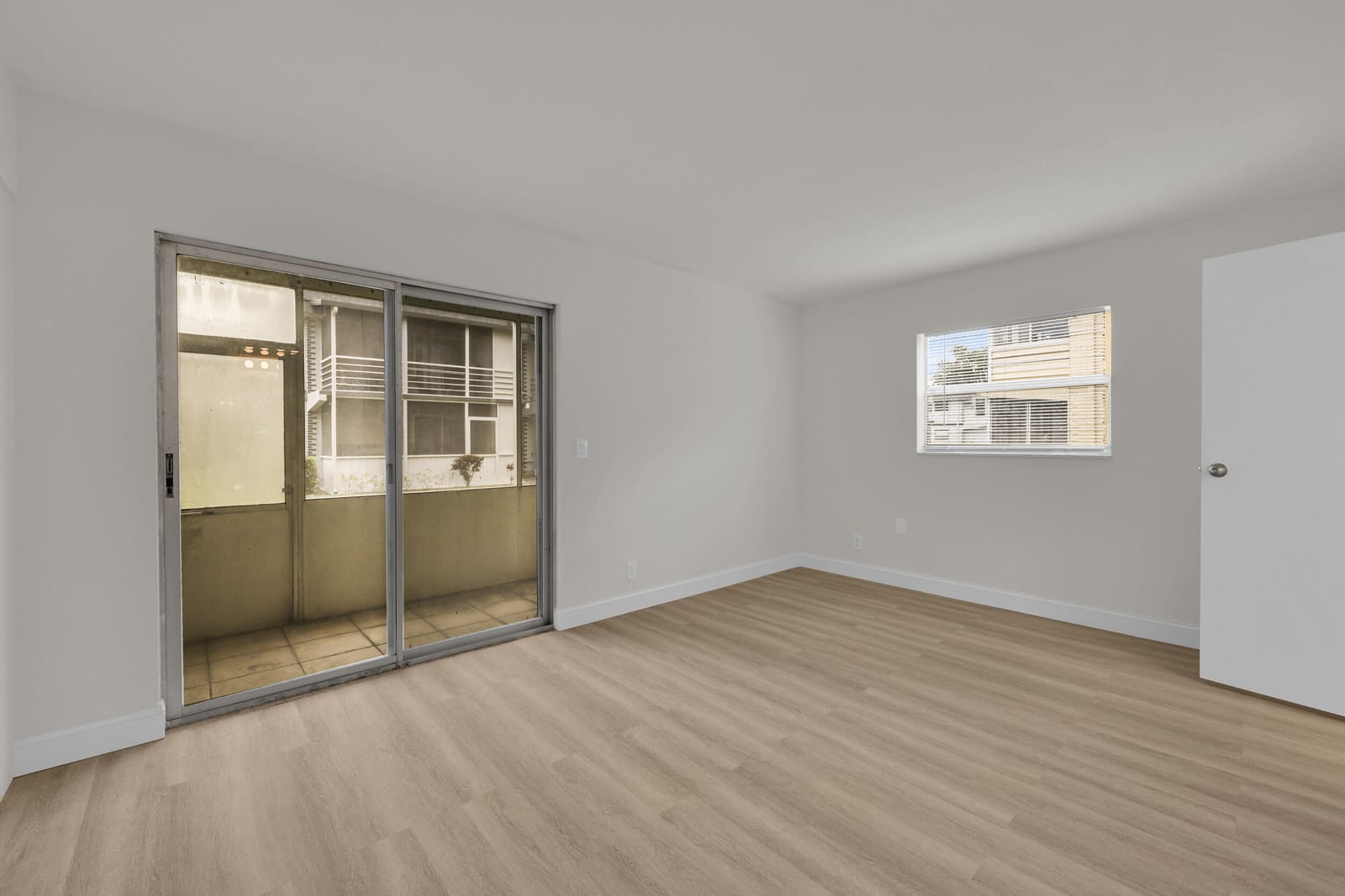 146 SAXONY D 146 — photo 10