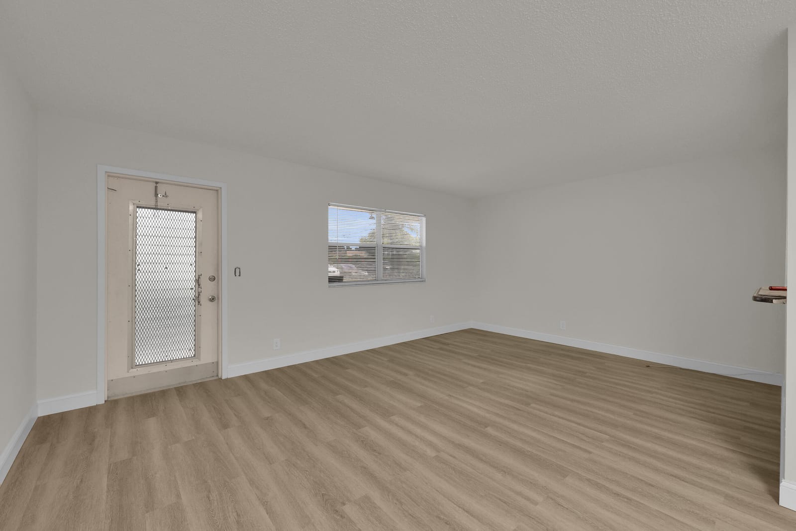 146 SAXONY D 146 — photo 2