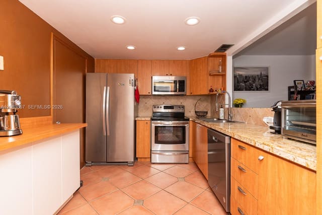 1020 Meridian Avenue 314, Admiral Towers, Miami Beach, FL