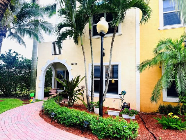 12403 NW 18th Court 12403, Pembroke Pines, FL 33028