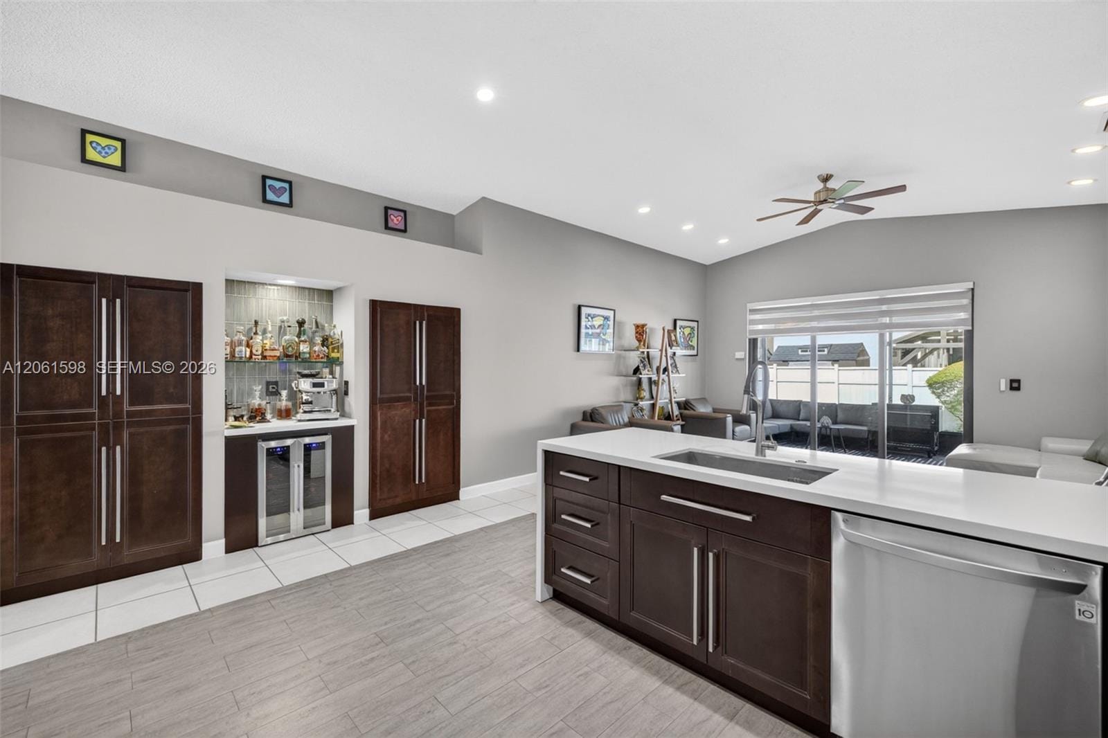 1603 E Harmony Lake Circle — photo 2