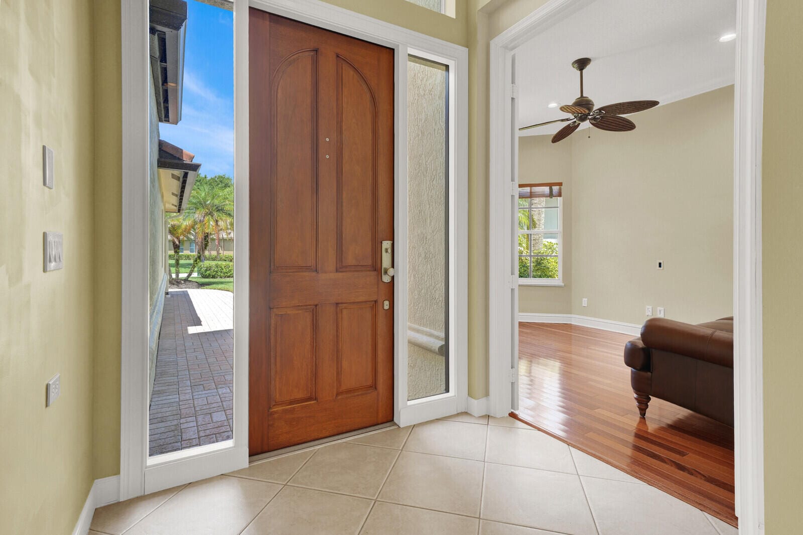 7726 Greenbrier Circle — photo 5