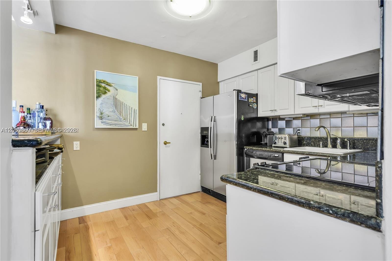 5700 Collins Avenue 15D, Miami Beach, FL 33140 photo 9