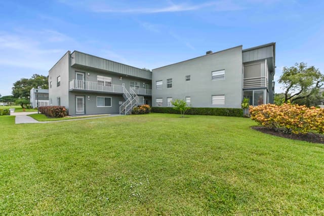 887 Normandy S, sold in Kings Point Brittany Condos, Delray Beach, FL