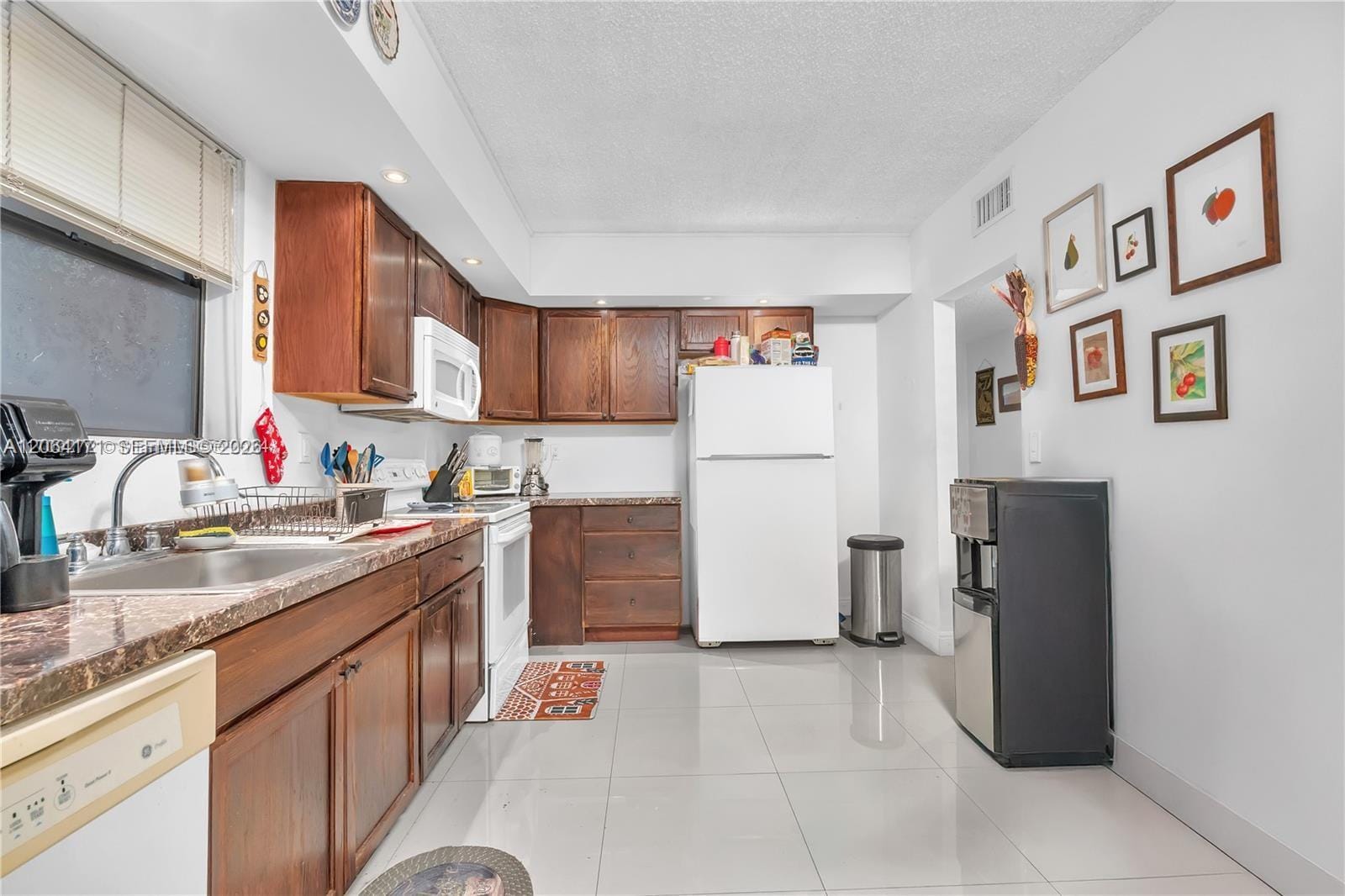 491 Ives Dairy Road 202-5, Miami, FL 33179 photo 6