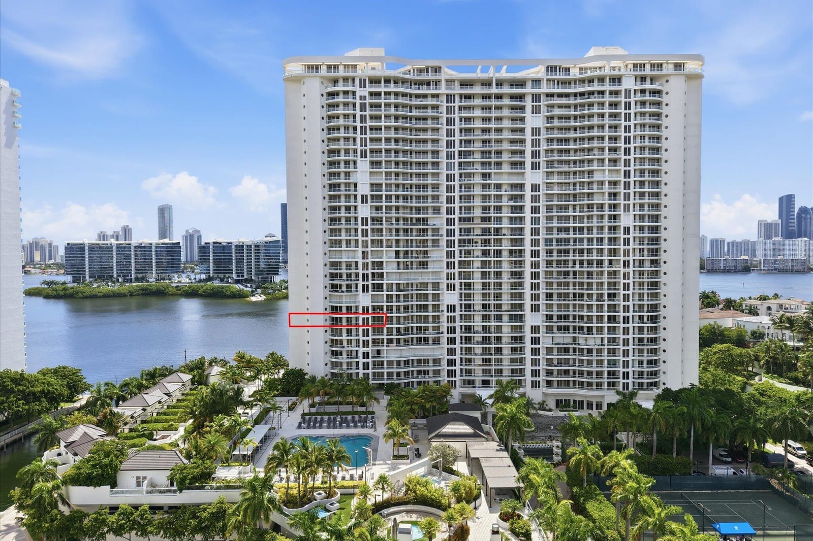 7000 W Island Boulevard 907, Aventura, FL 33160 photo 2
