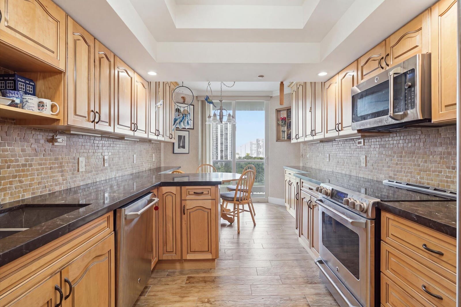 7000 W Island Boulevard 907, Aventura, FL 33160 photo 11