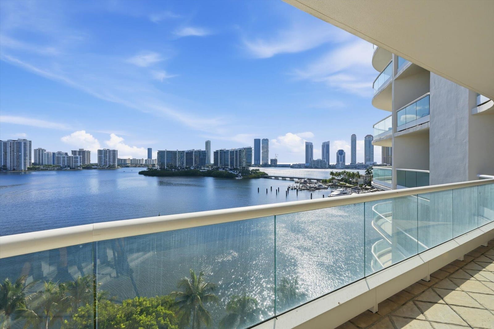 7000 W Island Boulevard 907, Aventura, FL 33160 photo 3