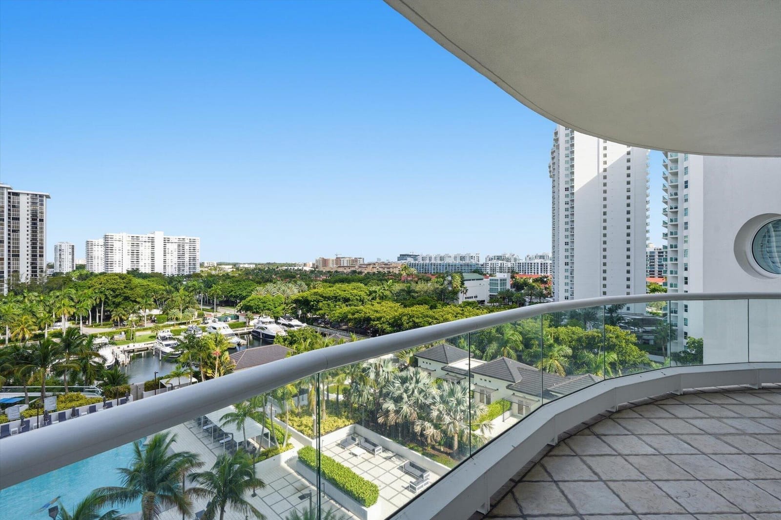 7000 W Island Boulevard 907, Aventura, FL 33160 photo 7