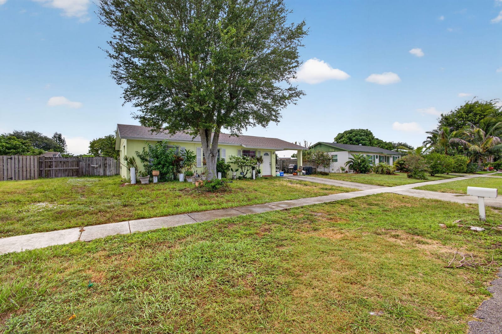710 OKLAWAHA Street — photo 1