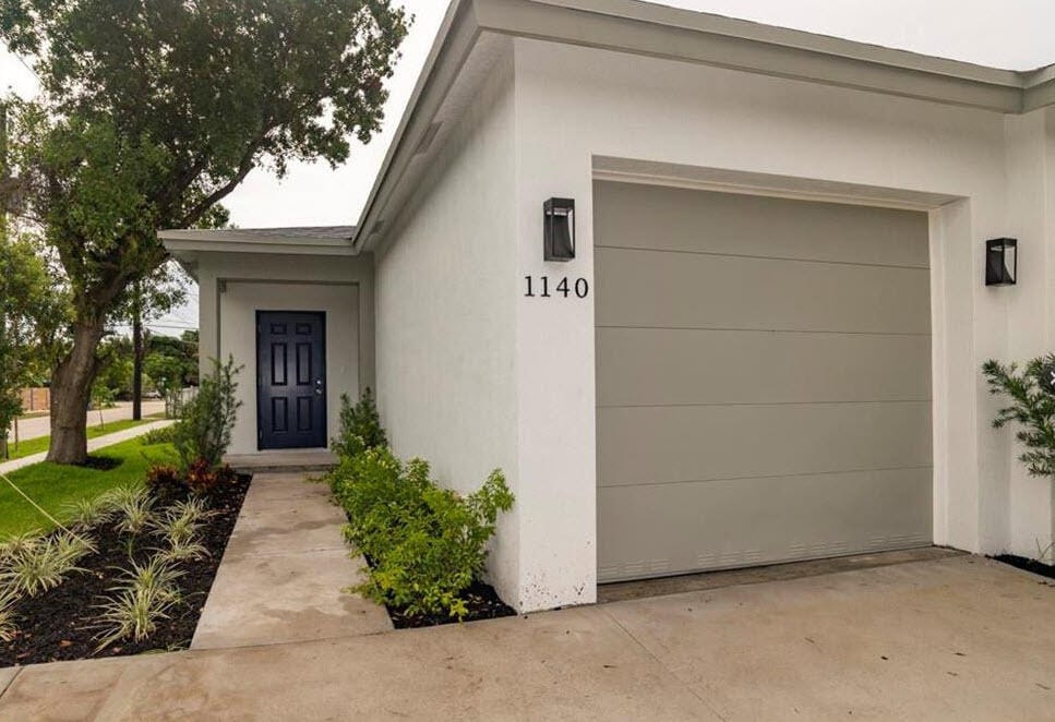 1140 NW 1st Avenue — photo 3