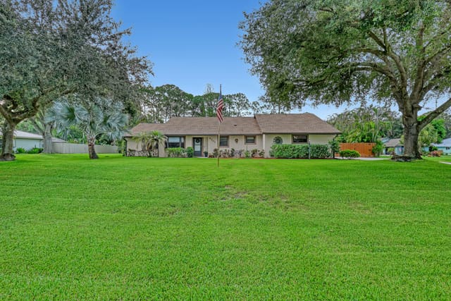 8581 SW 17TH Avenue, under contract in Woodmere Meadows, Stuart, FL