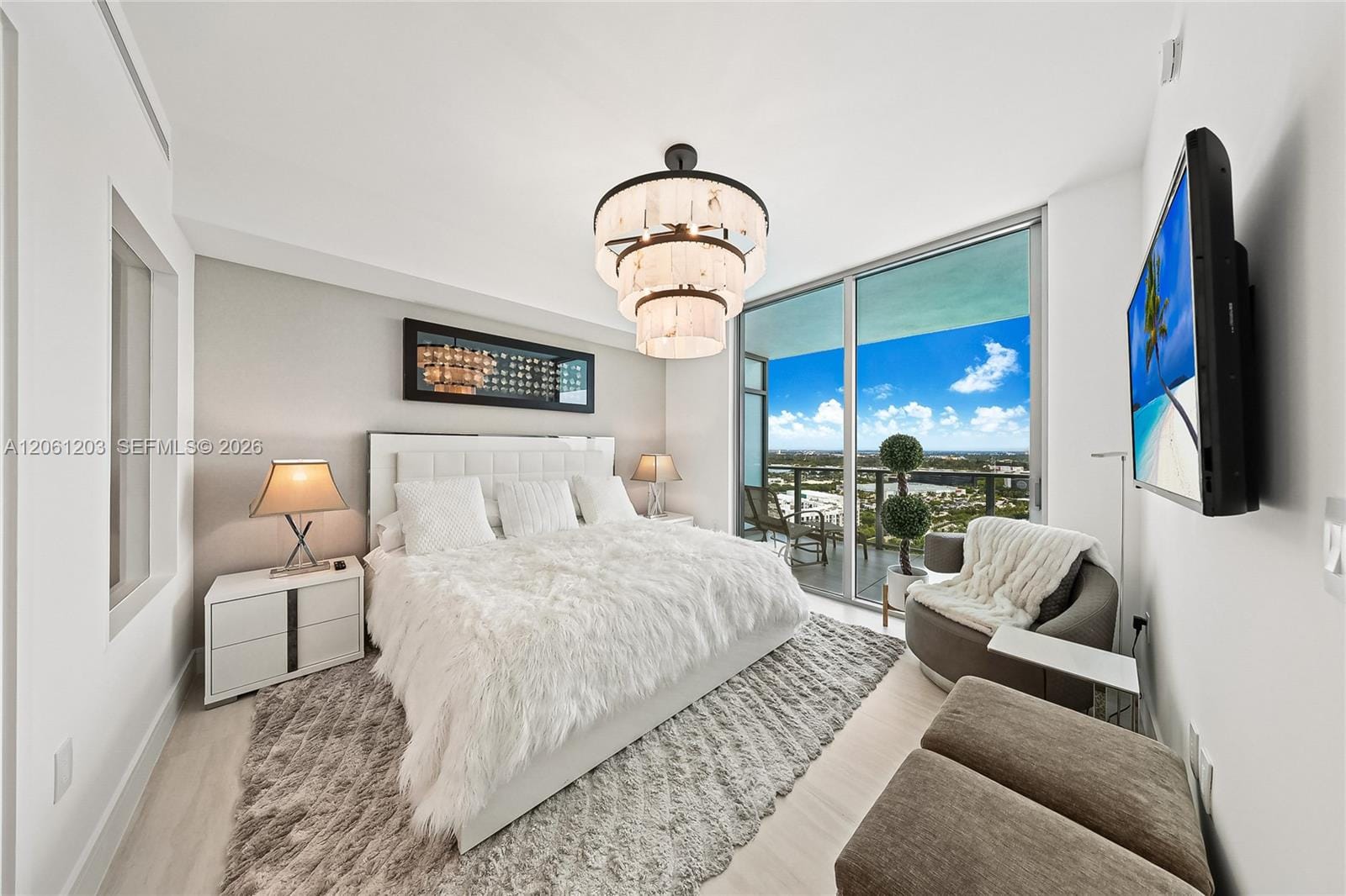 2411 Laguna Circle 2010 — photo 11