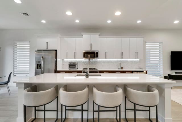 5029 GRANDIFLORA Road, Palm Beach Gardens, FL 33418