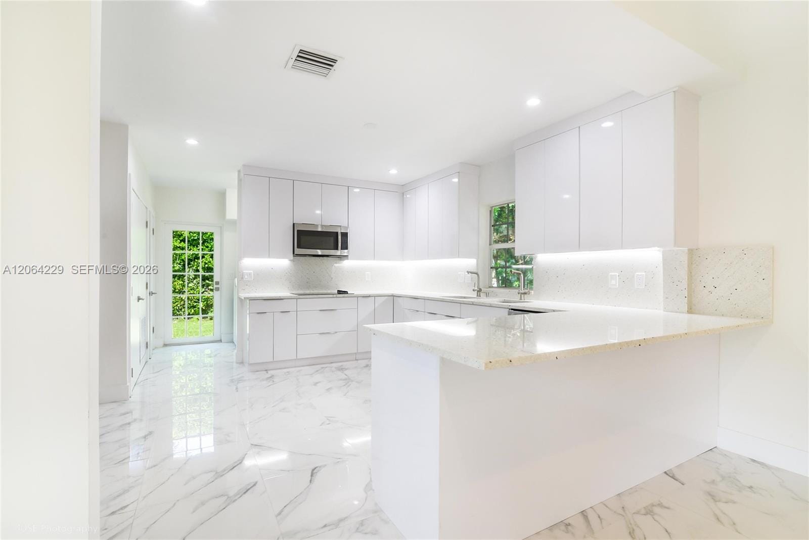 52 Camden Drive, Bal Harbour, FL 33154 photo 9
