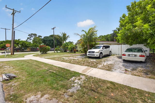 1220 Cherokee Street, sold in Jupiter River Estates, Jupiter, FL