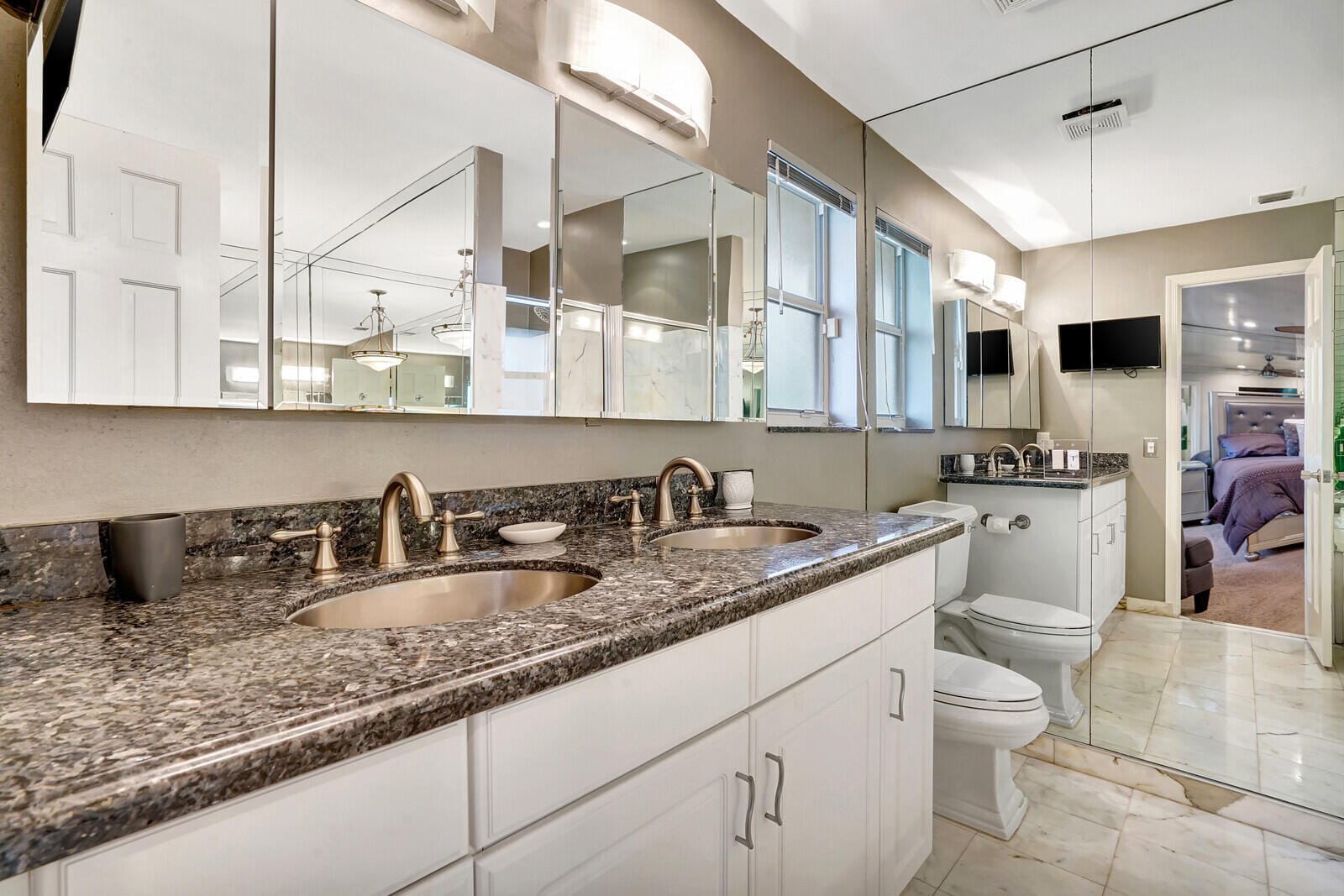 290 E FERN Drive — photo 6