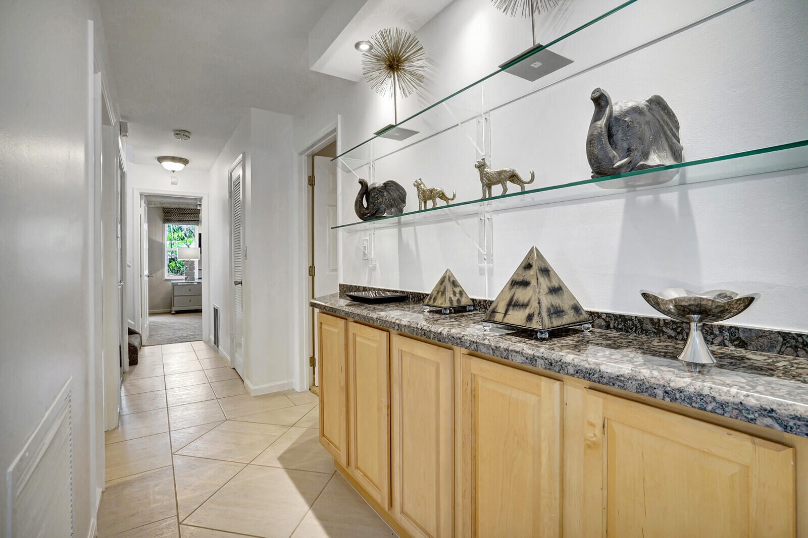 290 E FERN Drive — photo 12