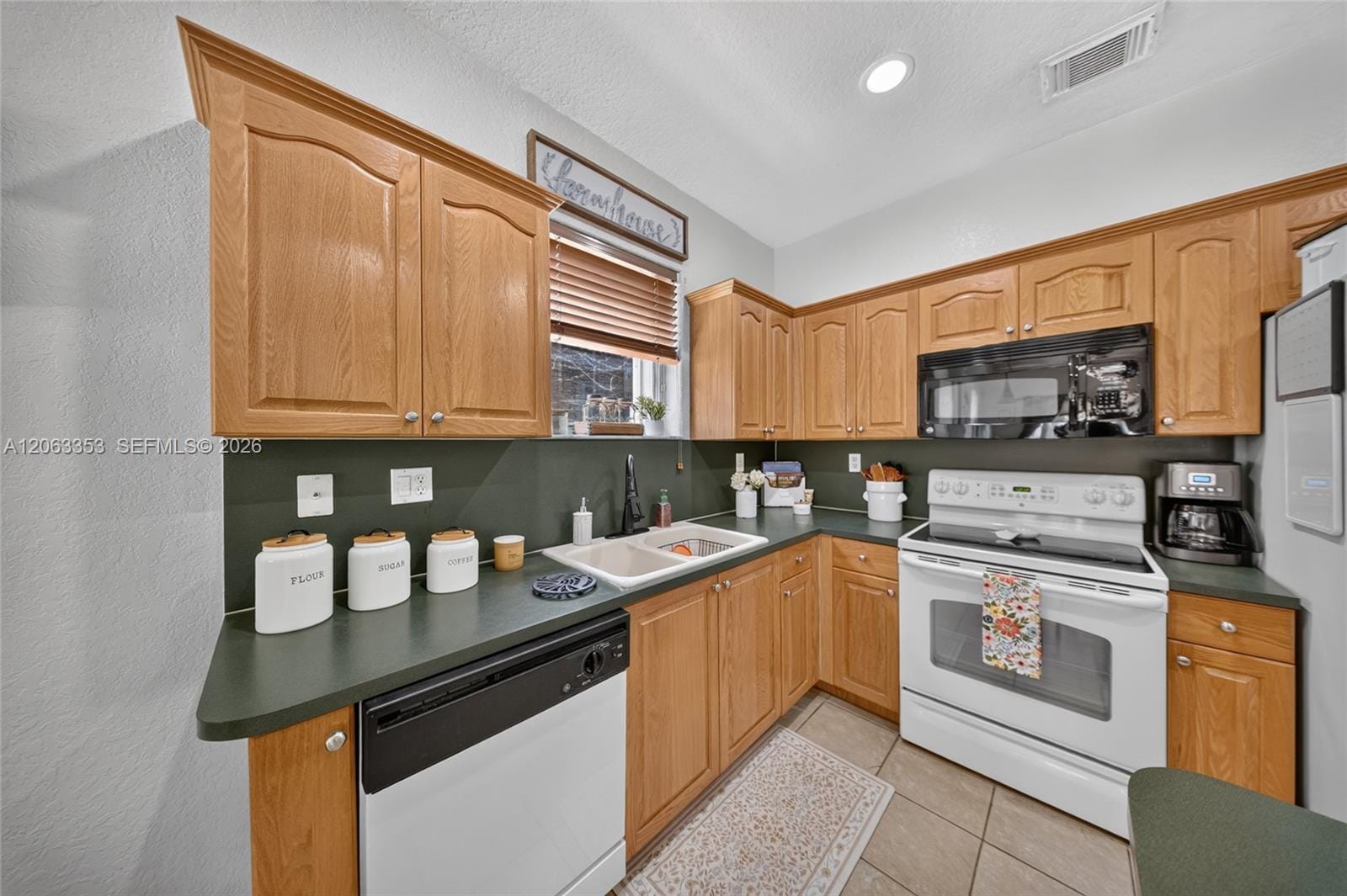16437 SW 76th Terrace — photo 6