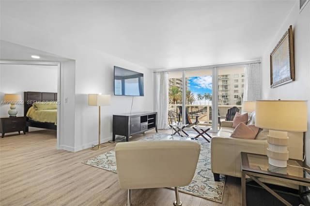 5700 Collins Avenue 4C, Seacoast, Miami Beach, FL