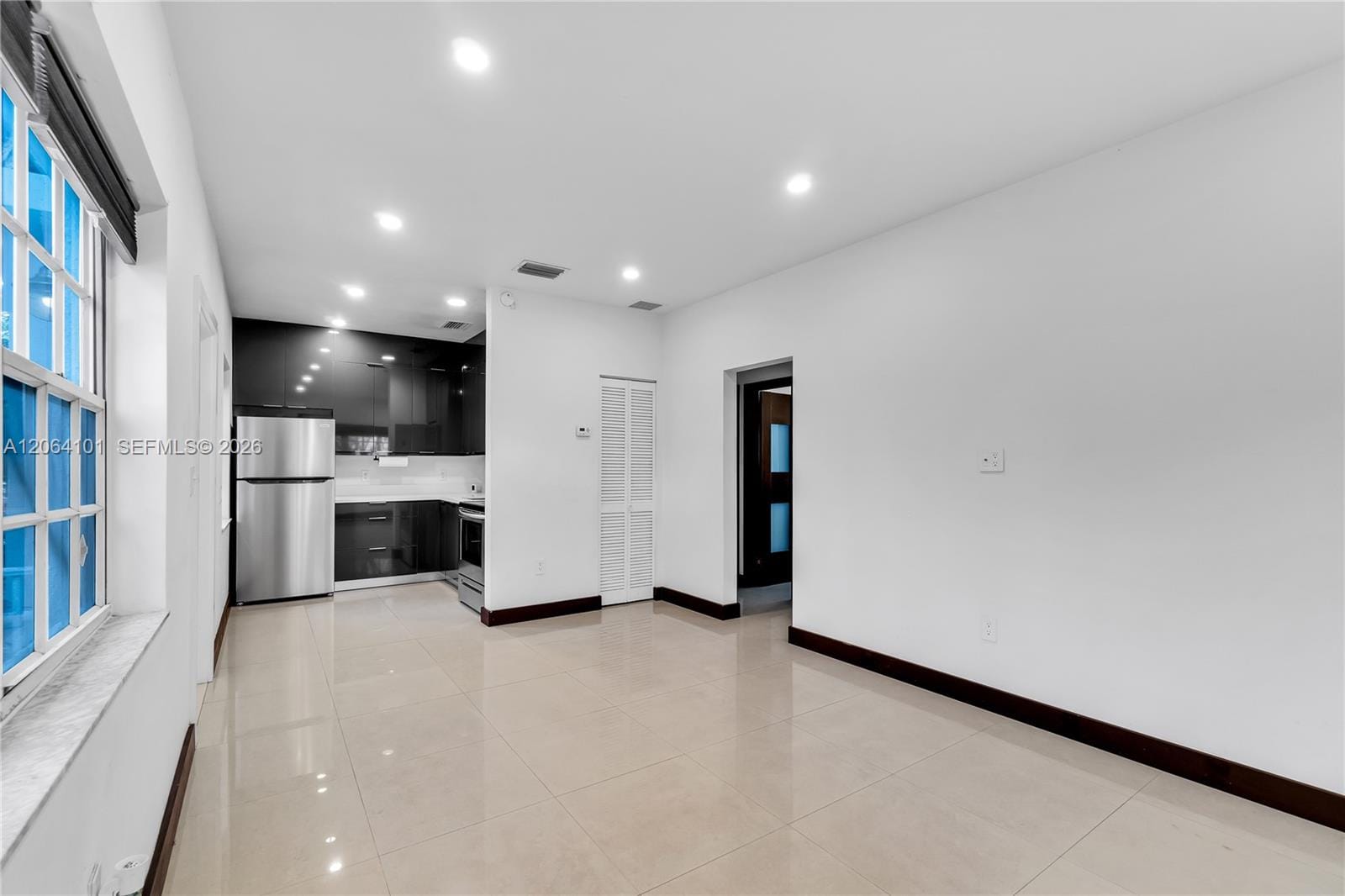 8335 E Crespi Boulevard 4, Miami Beach, FL 33141 photo 4