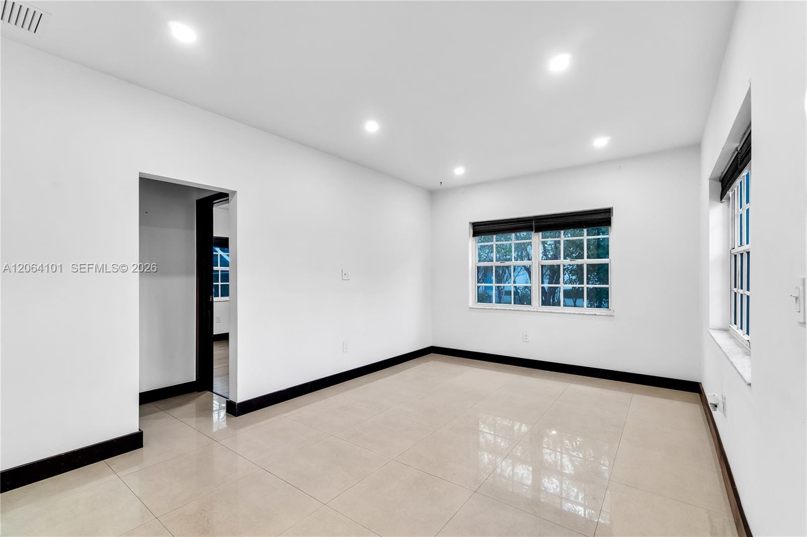 8335 E Crespi Boulevard 4, Miami Beach, FL 33141 photo 8