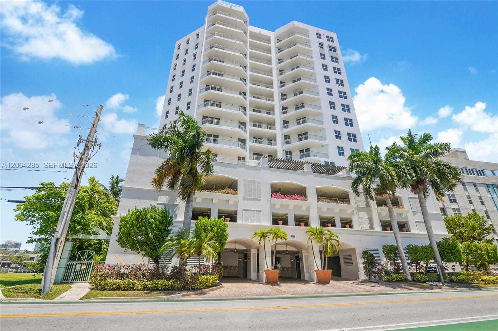 9751 E Bay Harbor Drive 8D — photo 2