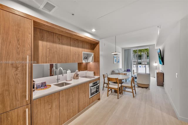 1611 SW 2nd Avenue 414, Miami, FL 33129