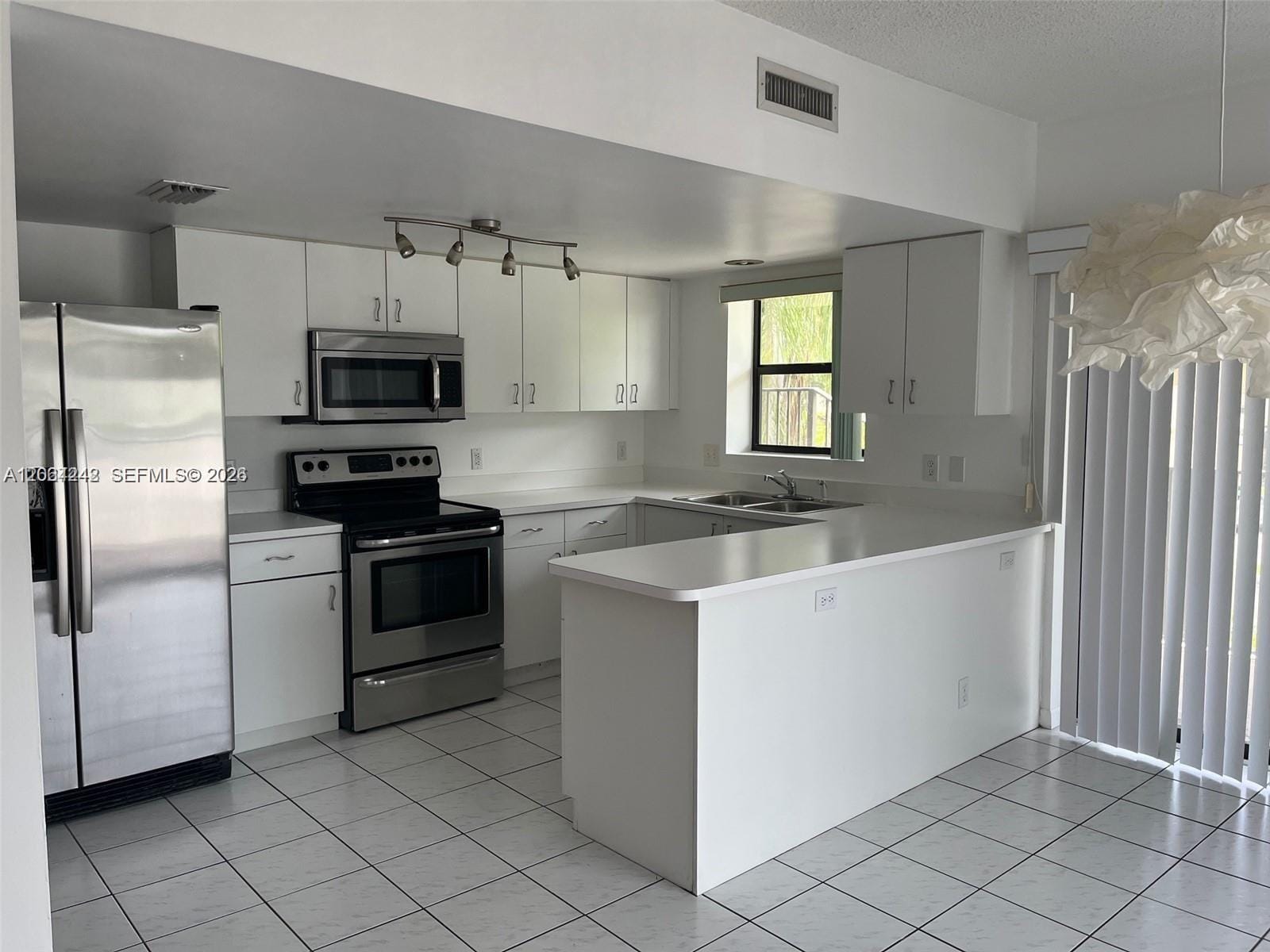4730 SW 62nd Way 202 — photo 5