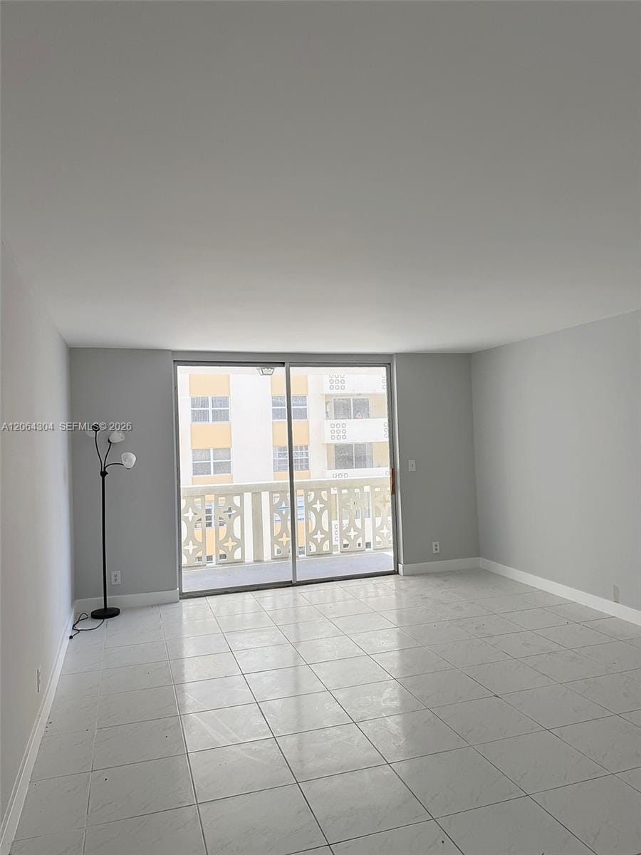 1817 S Ocean Drive 824 — photo 5