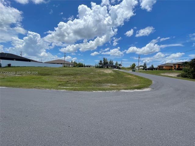216 NE 9th Terrace, Cape Coral Unit 34 Blk242, Cape Coral, FL