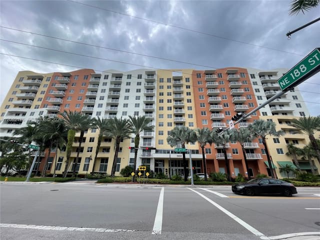 18800 NE 29th Avenue 418, Venture At Aventura East, Aventura, FL