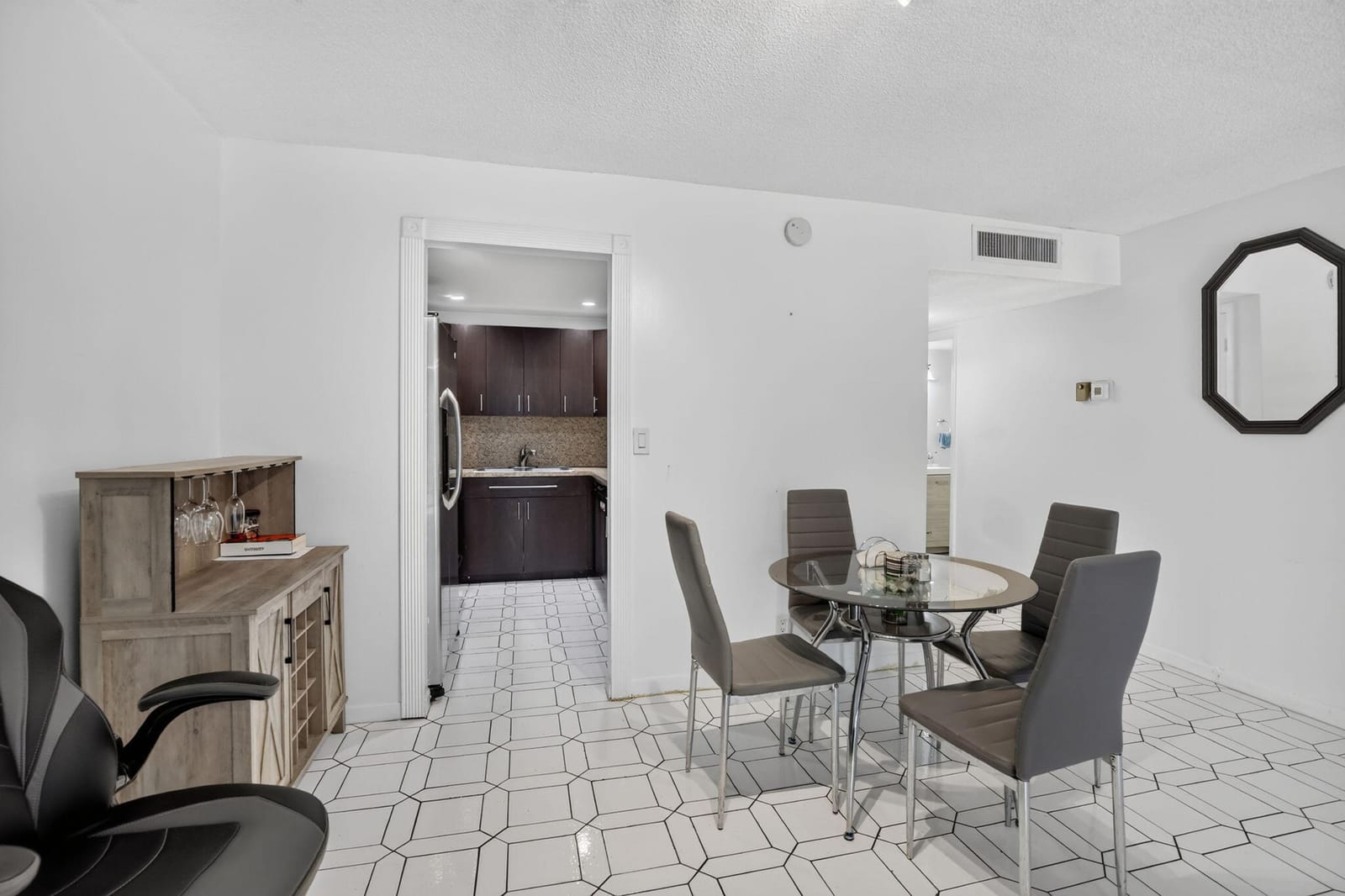 6001 N Falls Circle Drive 306 — photo 7