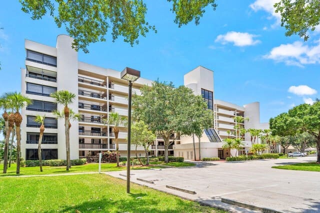 6320 BOCA DEL MAR Drive 302, sold in Glens, Boca Raton, FL