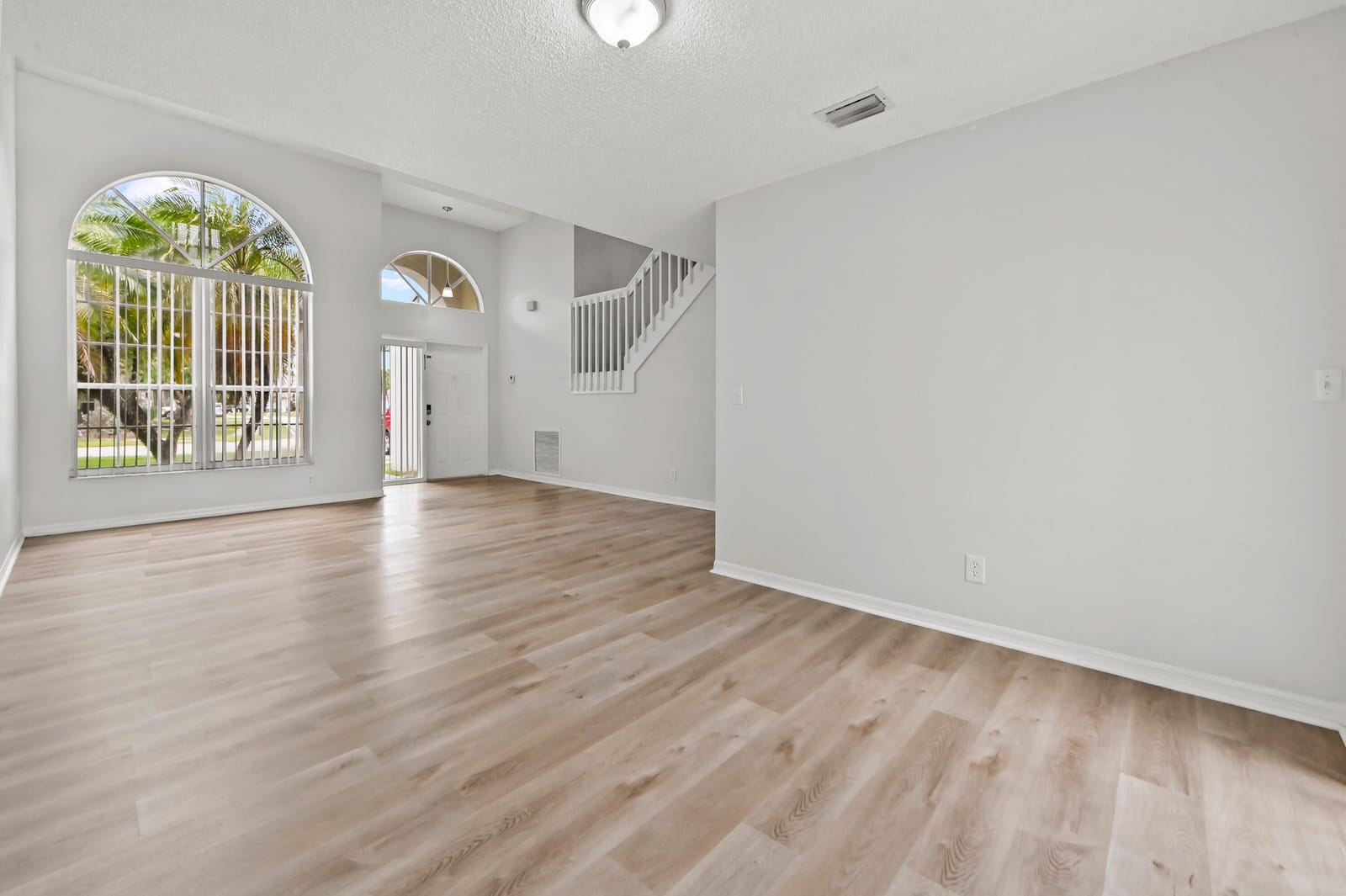 7581 BRISTOL BAY Lane — photo 6