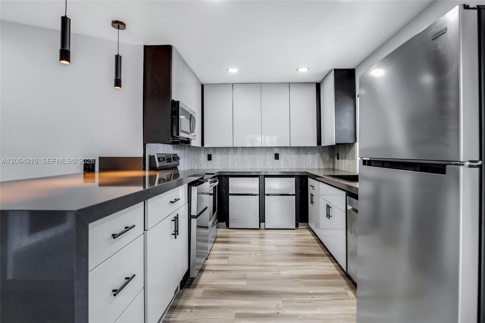 1351 Springside Drive — photo 8
