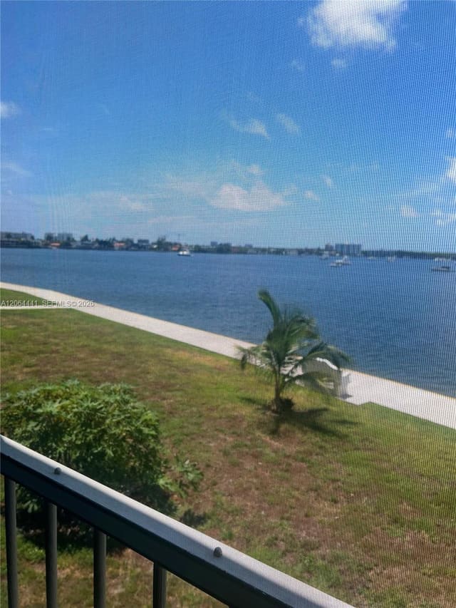 2920 Point East Drive N211, Aventura, FL 33160