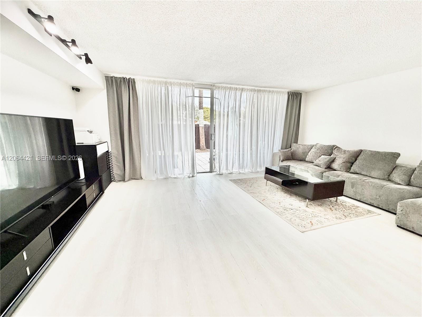 2203 NE 7th Street 14 — photo 7