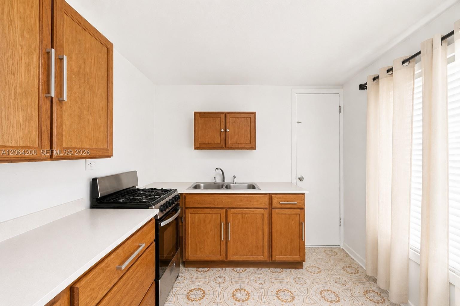 291 W 47th Street — photo 8