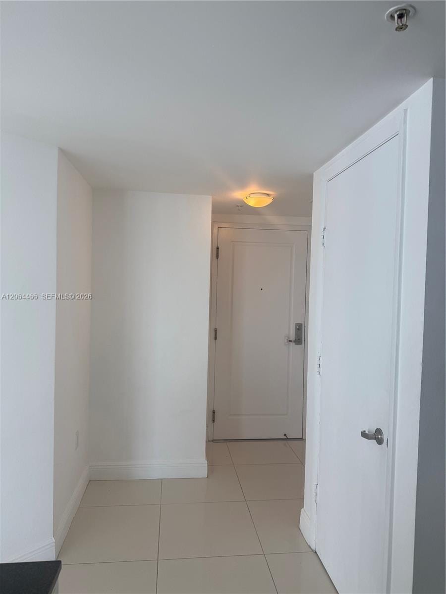 1871 S River Drive 1605 — photo 8