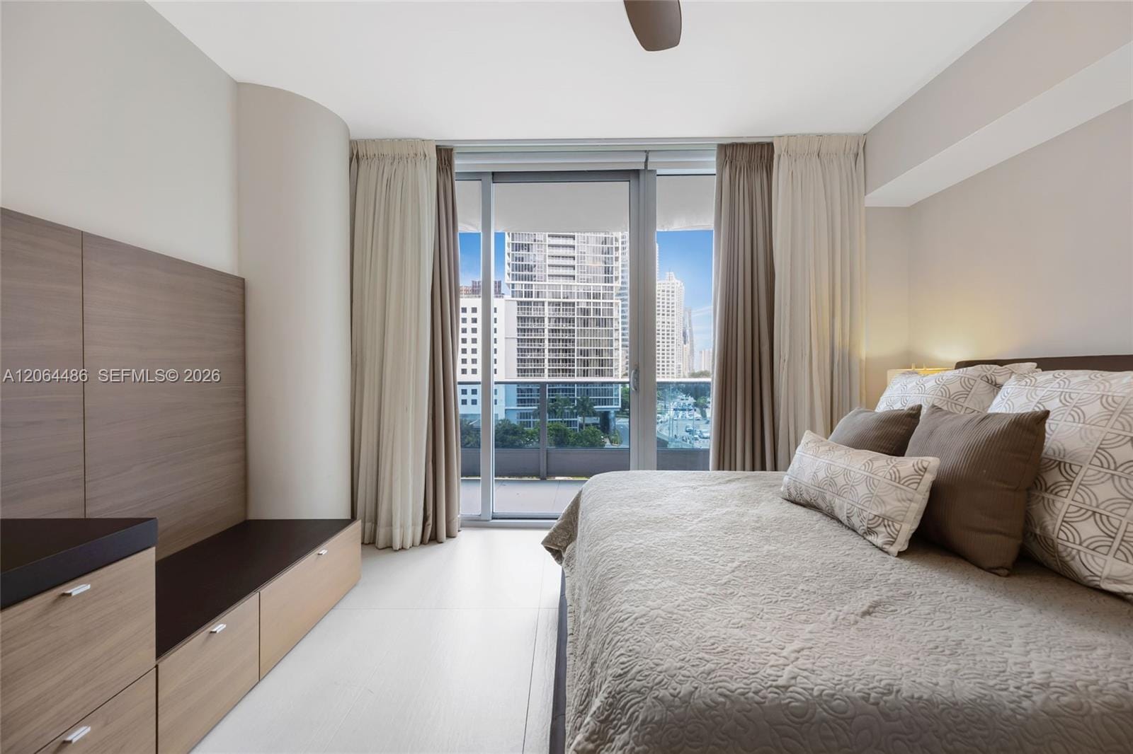 200 Biscayne Boulevard Way 504, Miami, FL 33131 photo 18
