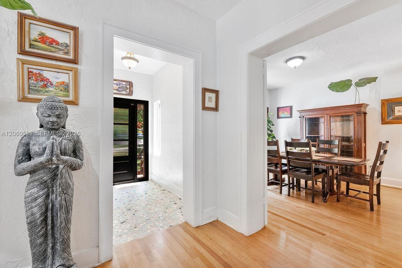 1042 Sorolla Avenue — photo 12